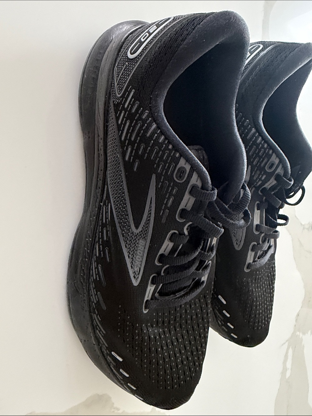 Brooks Men's Black Athletic Running Shoes with Reflective Accents